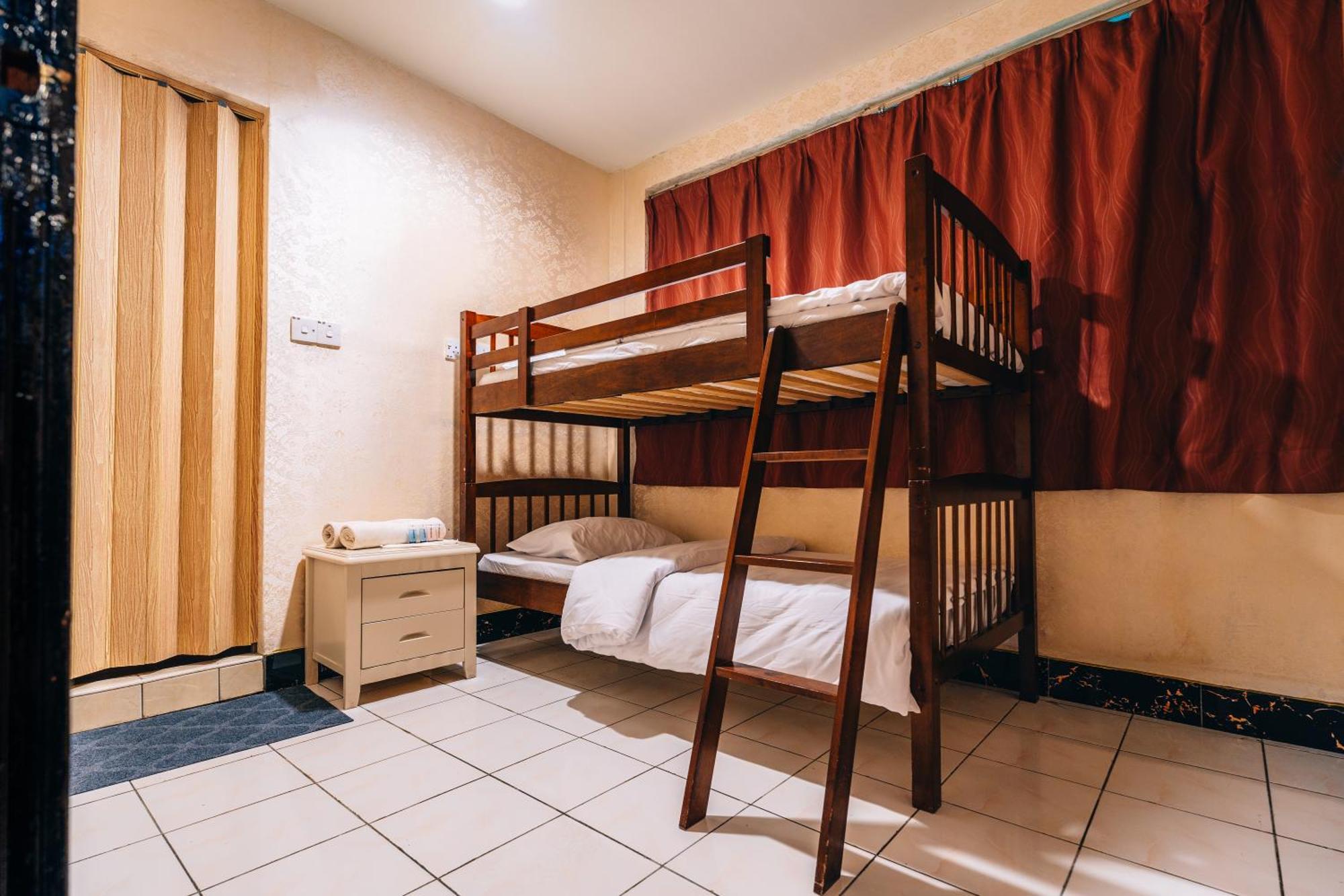 H2 Worldpackers , The Social Hotel Кота-Кінабалу Екстер'єр фото
